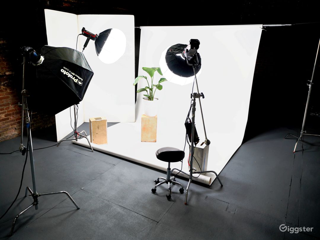 Daylight Rustic Studio Photo 2