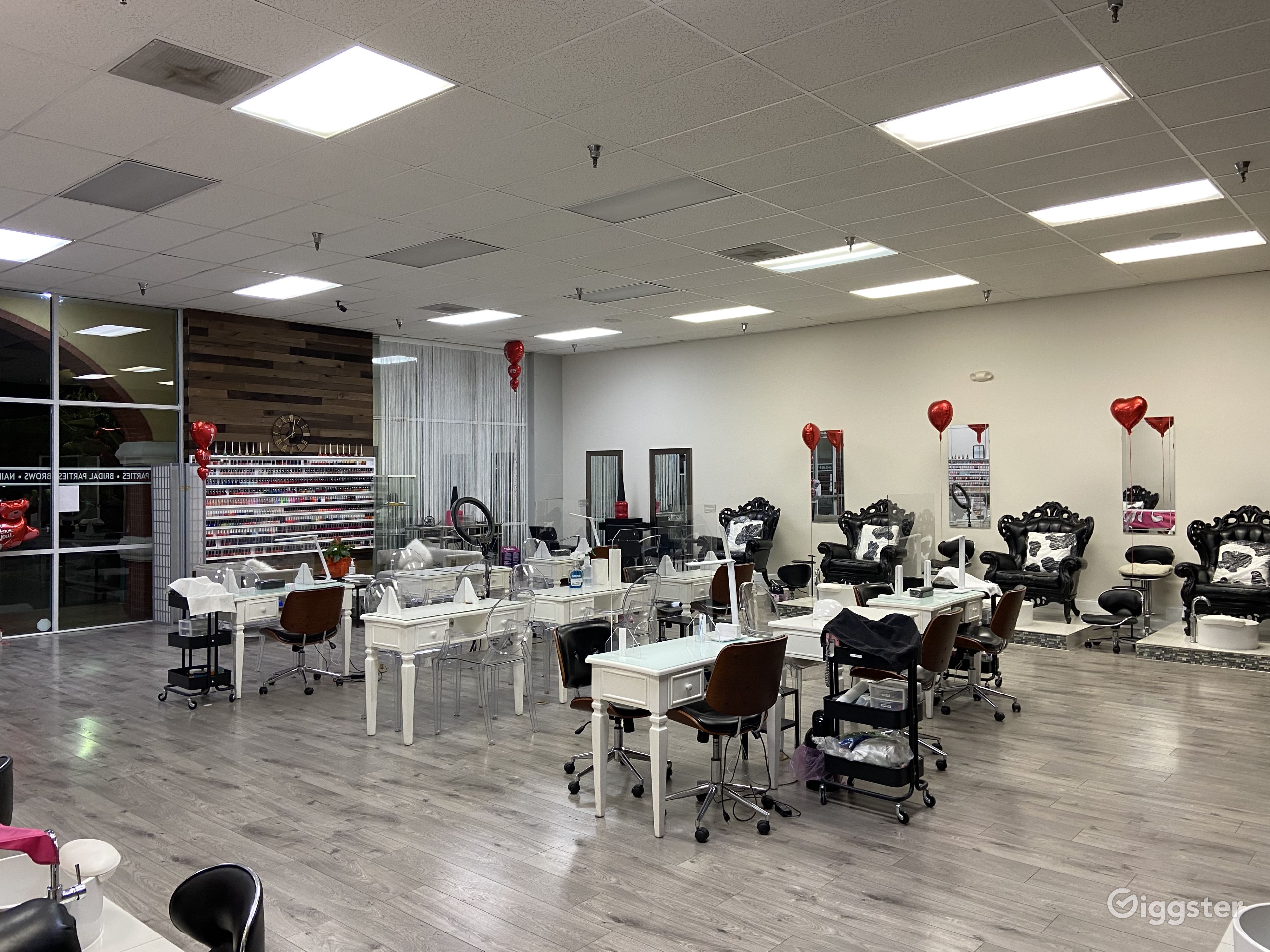 Largest Nail Salon in Glendale Rent this location on Giggster