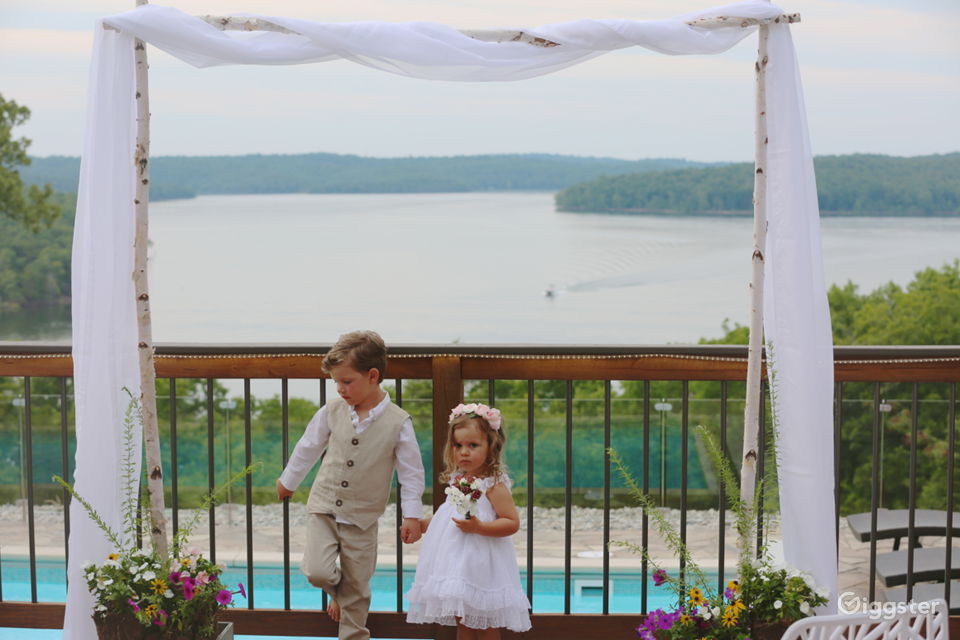 Contemporary Lake House in the Ozarks Rent this location on Giggster