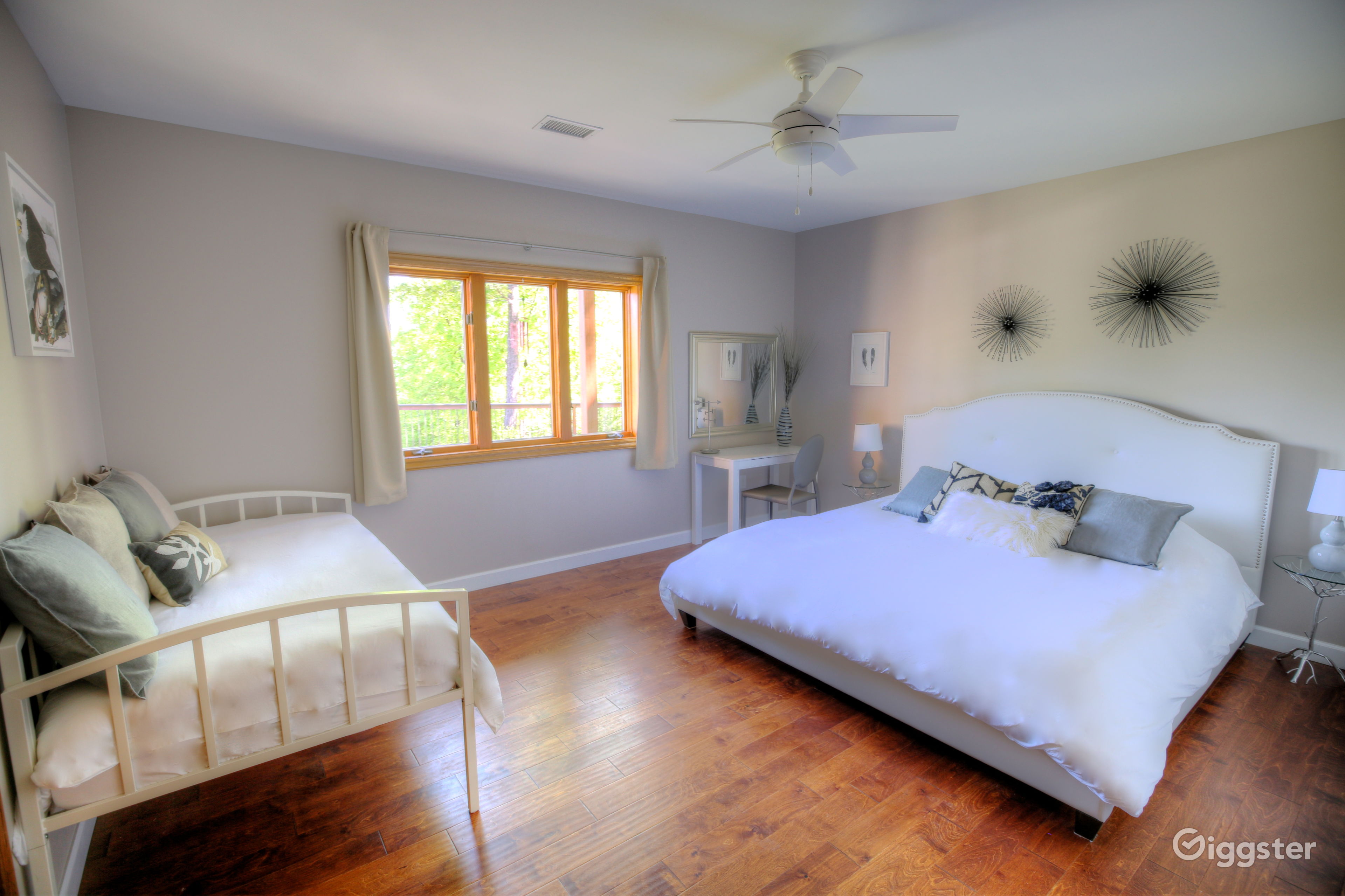 Contemporary Lake House in the Ozarks Rent this location on Giggster