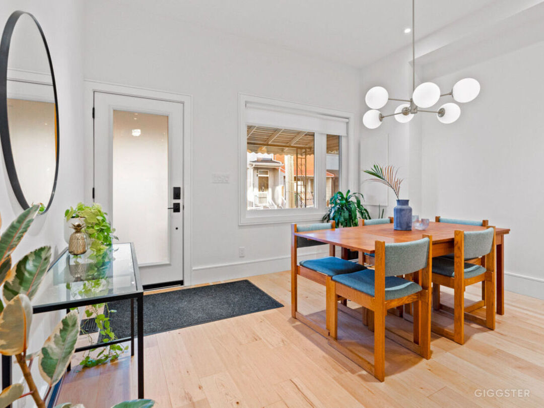 Modern Townhome in Trinity Bellwoods! Rent this location on Giggster