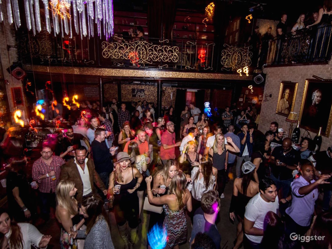 Fort Lauderdale’s Premier Cocktail Lounge & Rent this