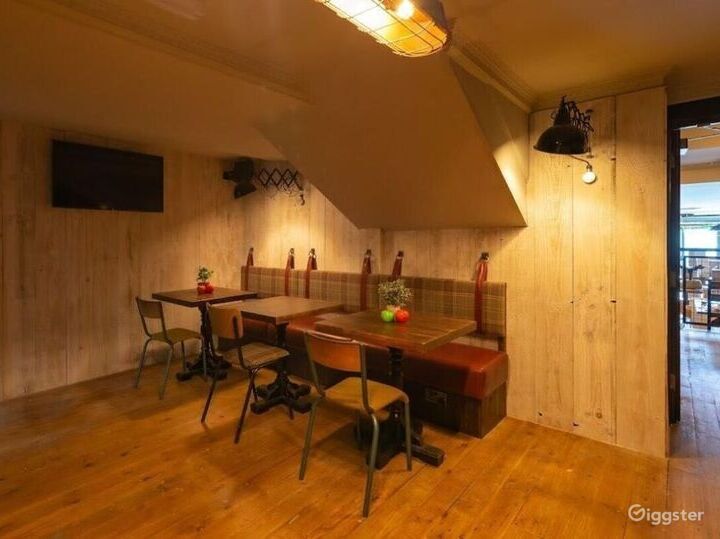 The Pips in a late night bar in Bath Rent this location on Giggster