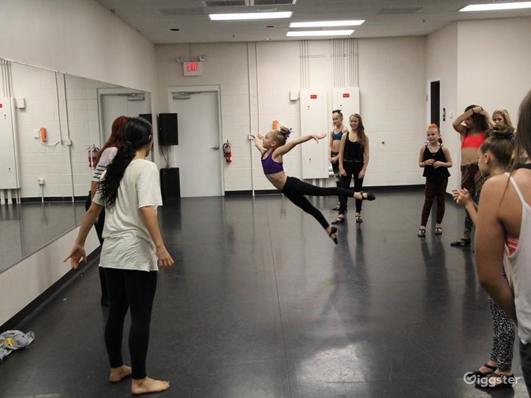  800 sq. ft. Dance studio in Winter Garden 