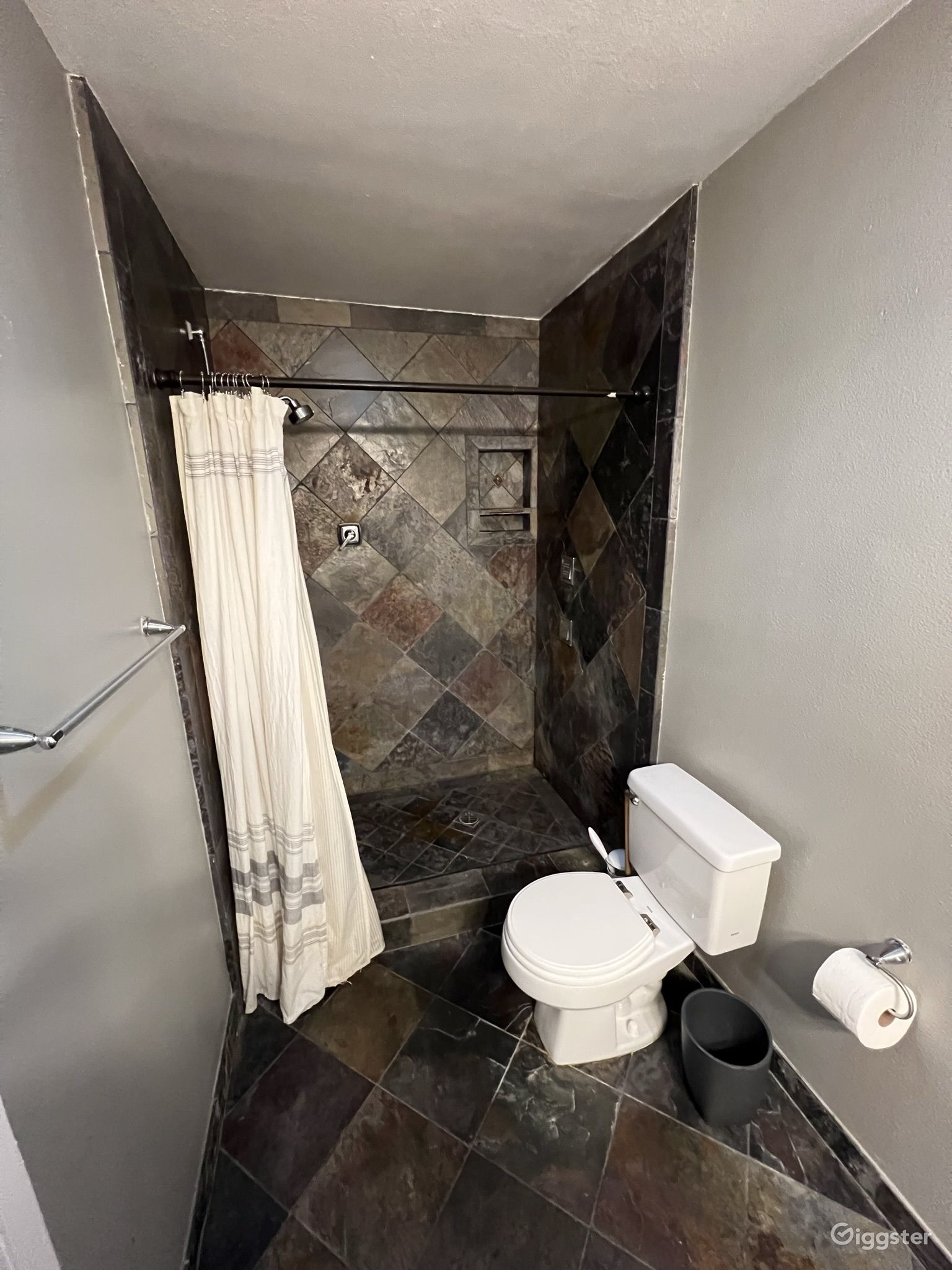 Duplex in Beautiful Ventura Keys Rent this location on Giggster