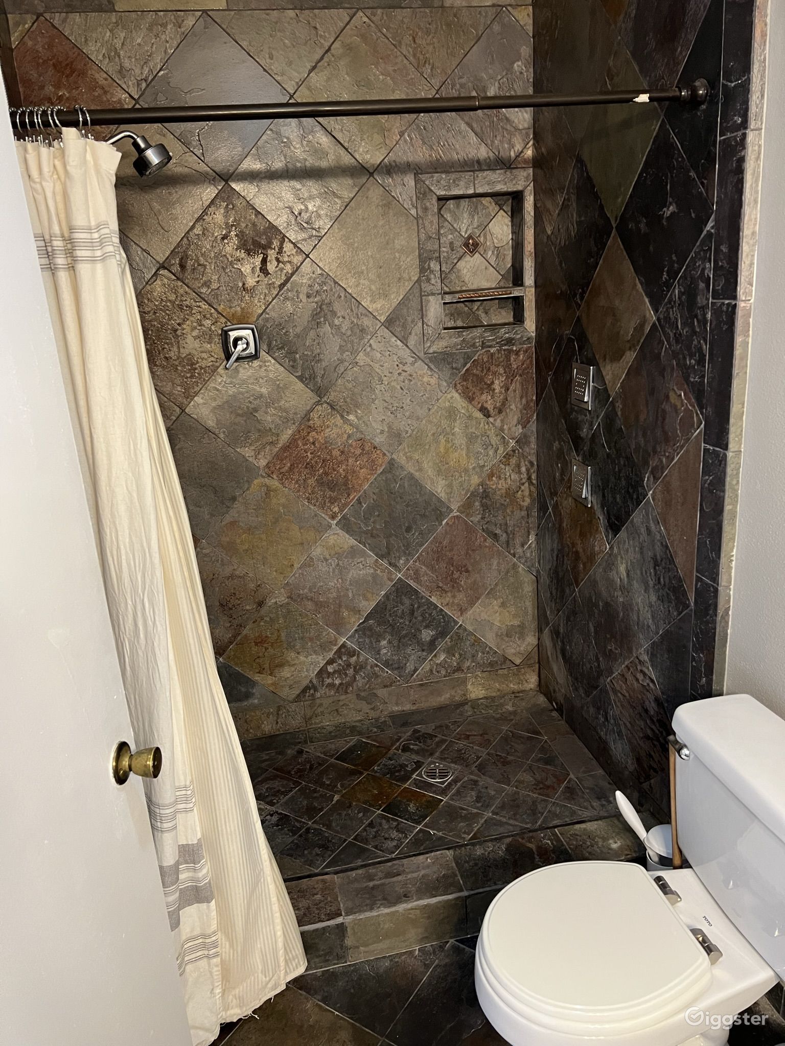 Duplex in Beautiful Ventura Keys Rent this location on Giggster