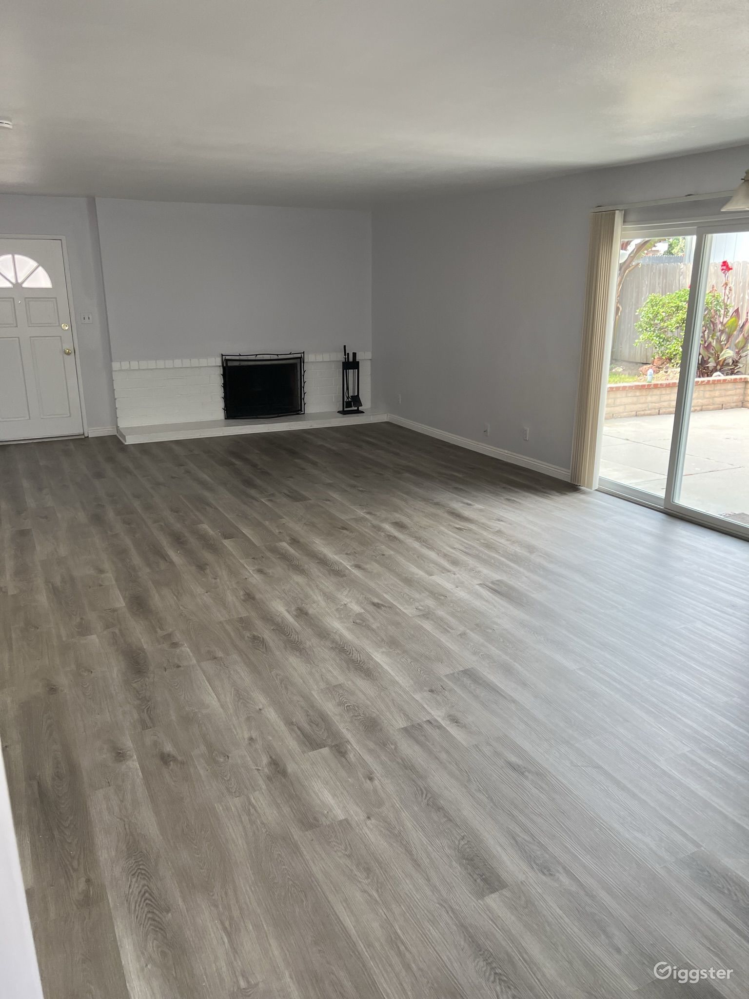 Duplex in Beautiful Ventura Keys Rent this location on Giggster