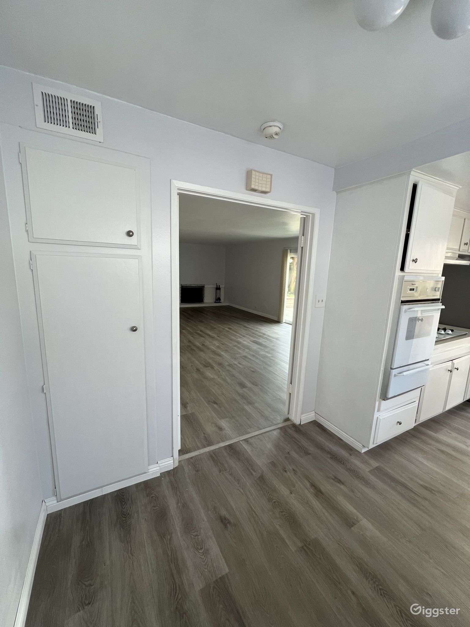 Duplex in Beautiful Ventura Keys Rent this location on Giggster