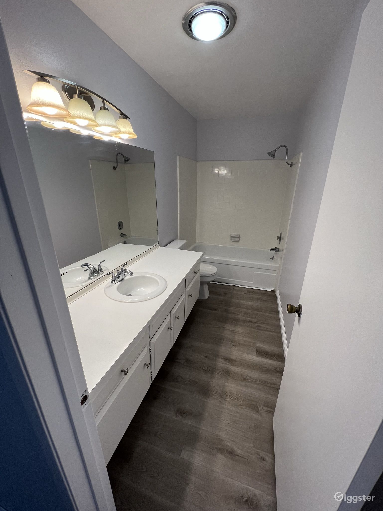 Duplex in Beautiful Ventura Keys Rent this location on Giggster