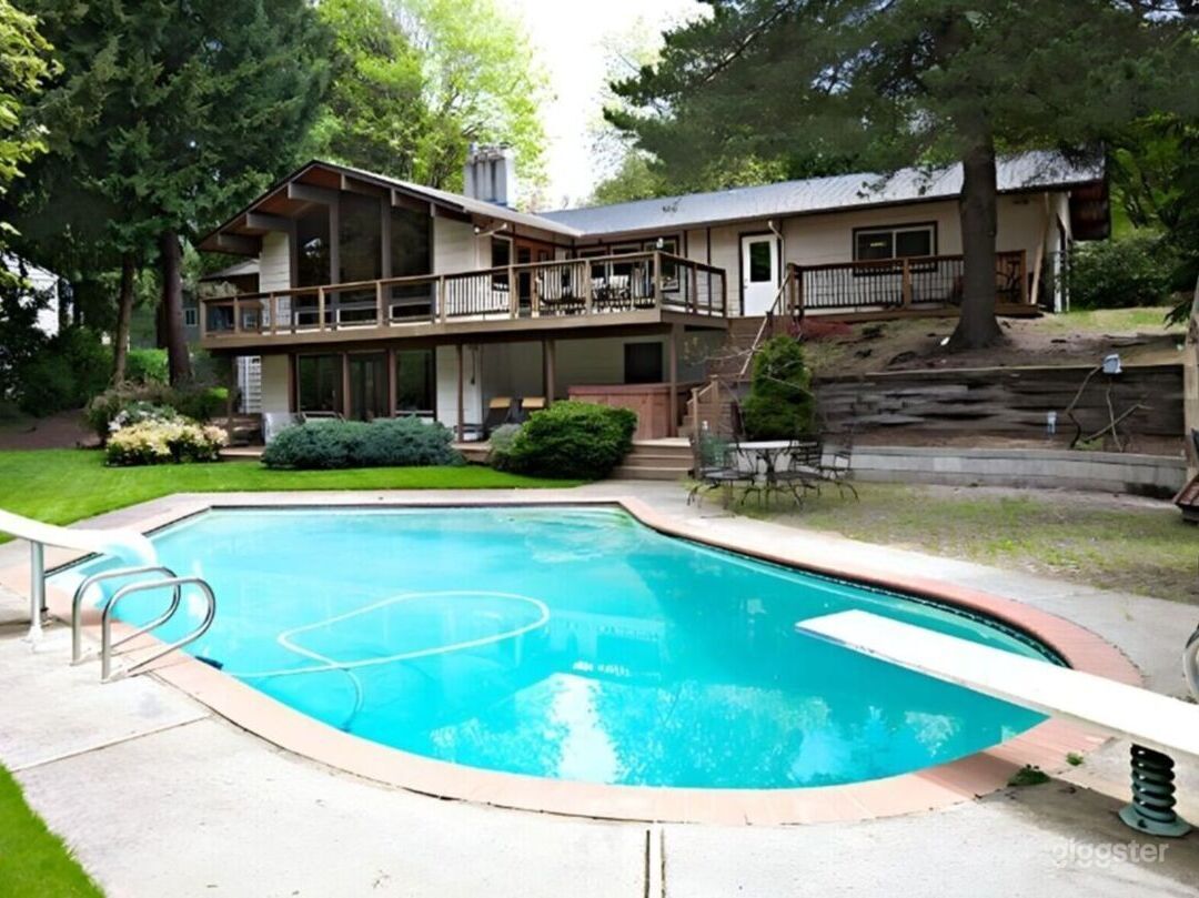 Private Saltwater Pool Photo 2