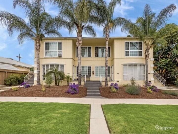 Artsy Beverlywood Home Rent this location on Giggster