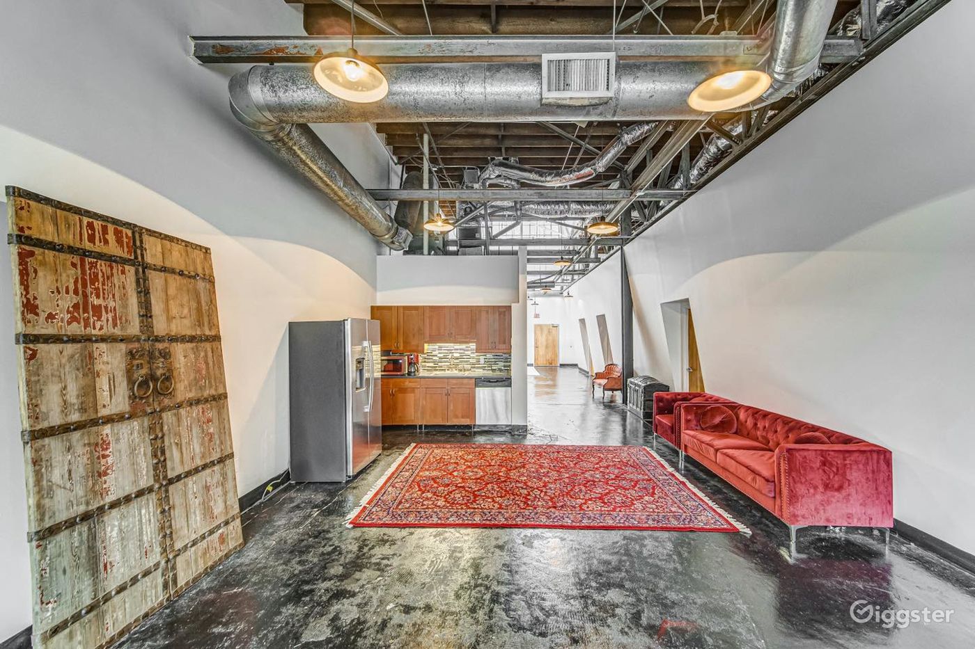 Industrial Studio with Versatile Creative Spaces Rent this location