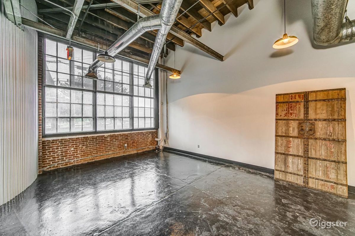 Industrial Studio with Versatile Creative Spaces Rent this location