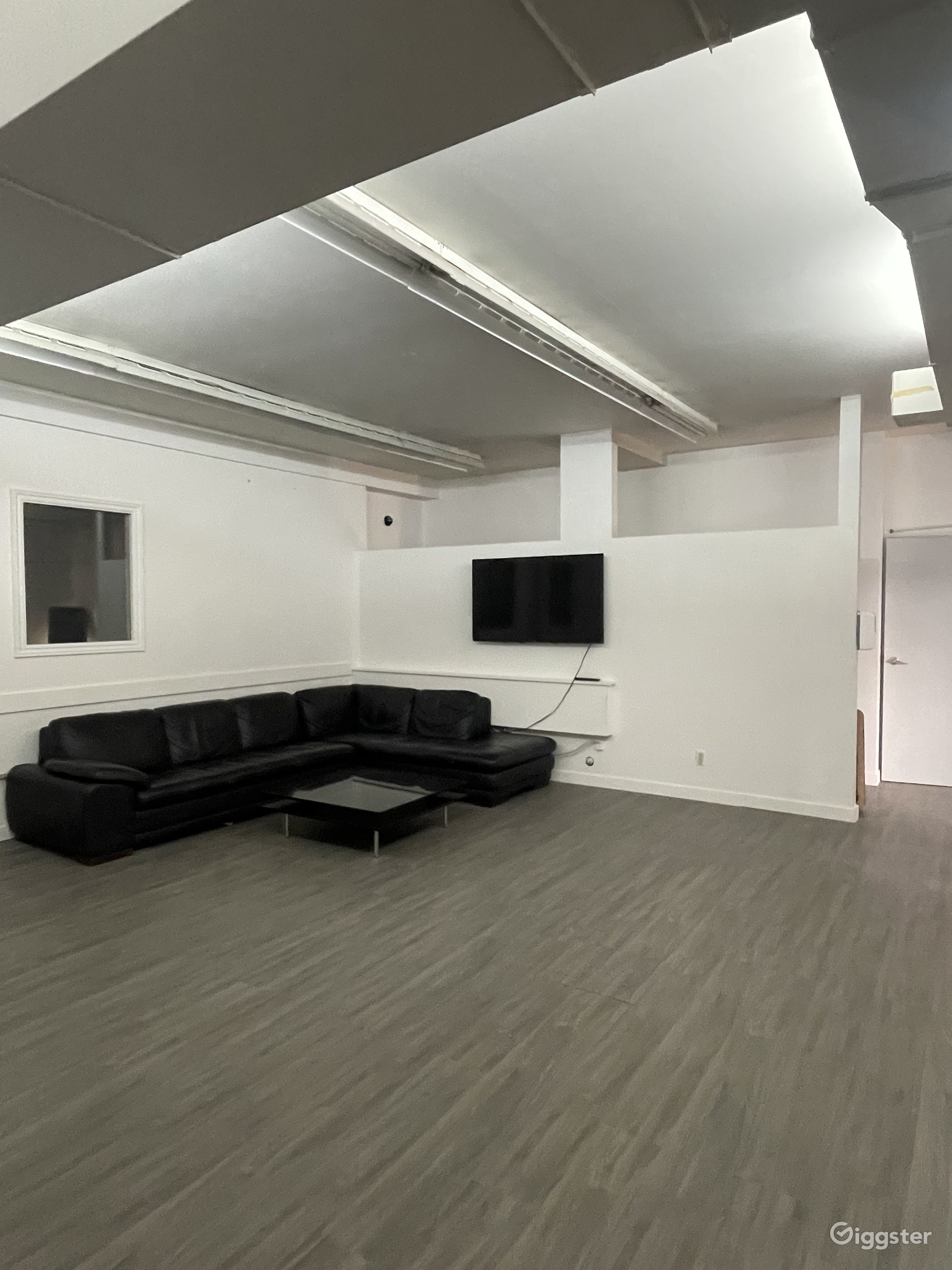 Vancouver Event Space Rent this location on Giggster