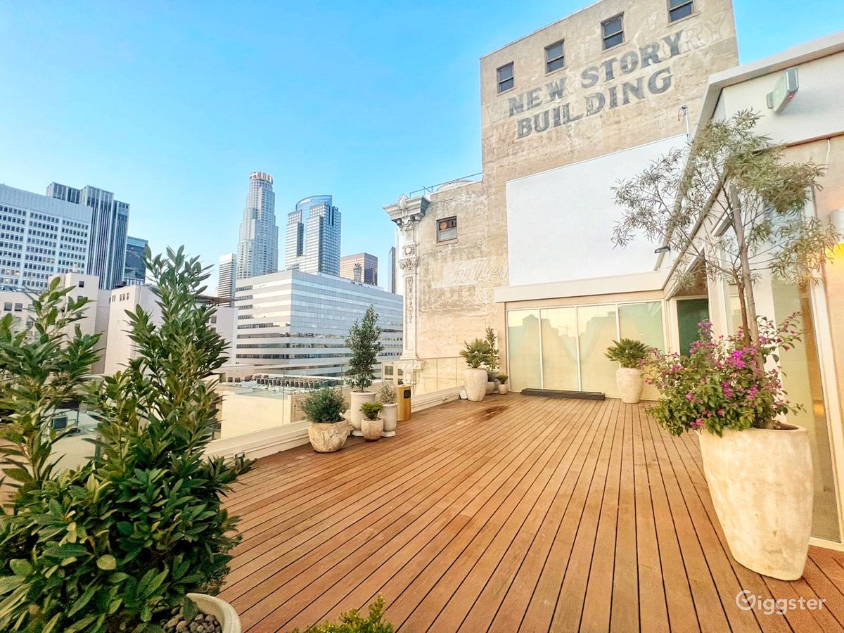 Huge Savanna Rooftop DTLA Indoor & Outdoor Rent this location on