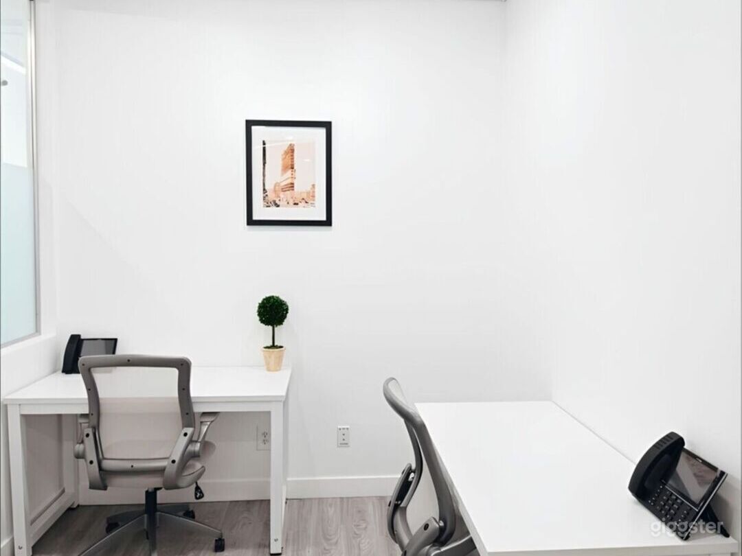 Suite 1244: Meeting Room for up to 4 Photo 3