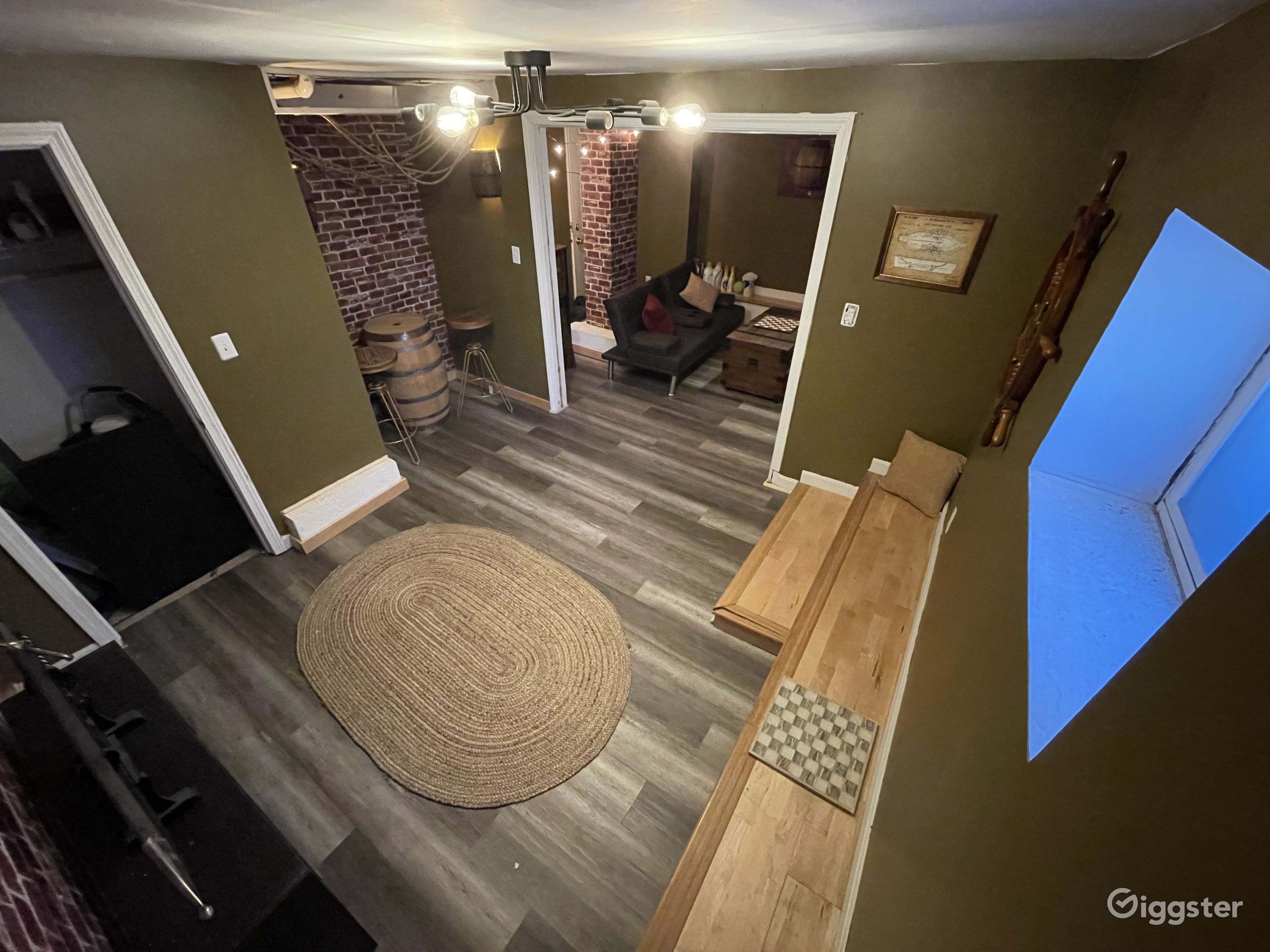 Great Gatsby Apartment Rent this location on Giggster