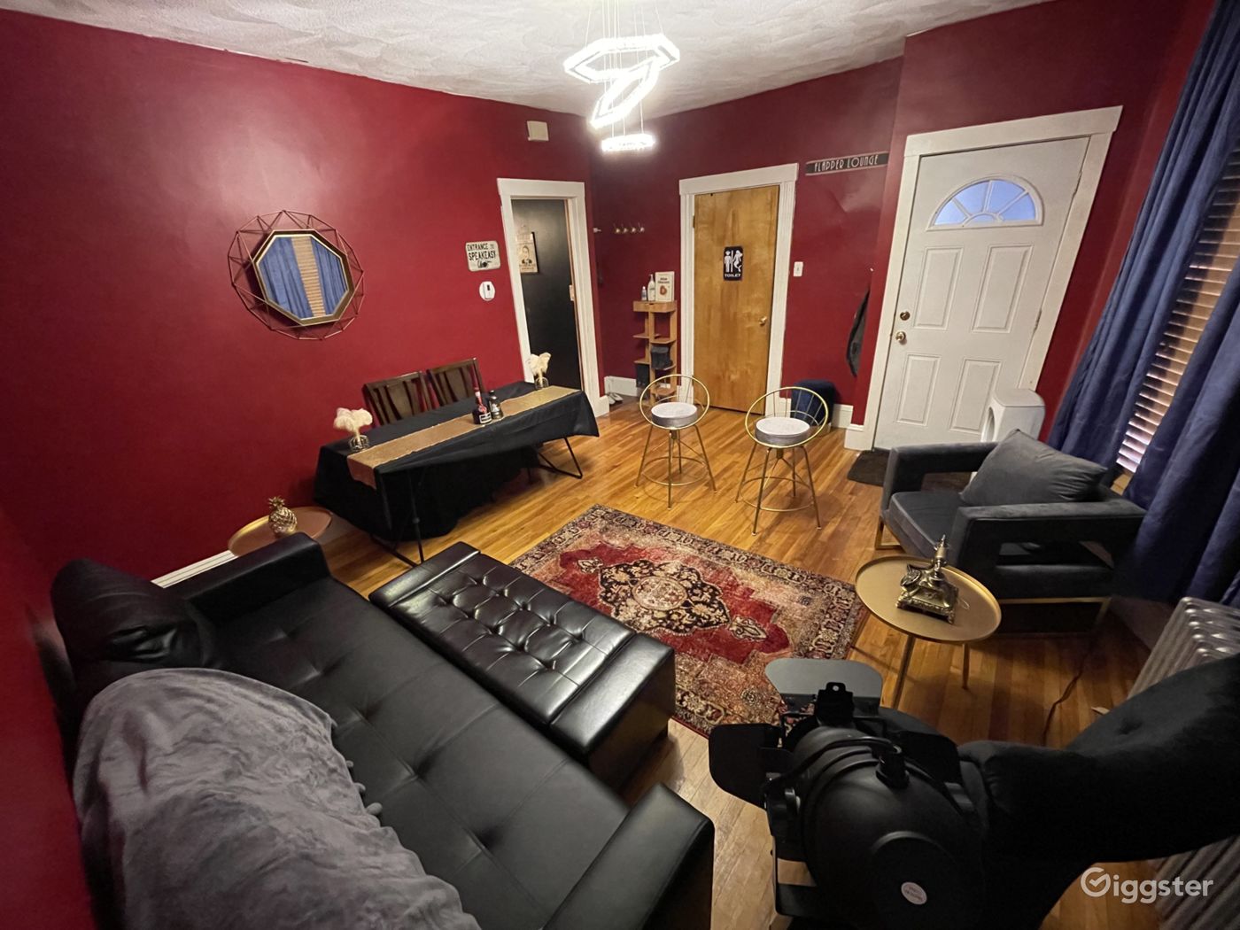 Great Gatsby Apartment Rent this location on Giggster