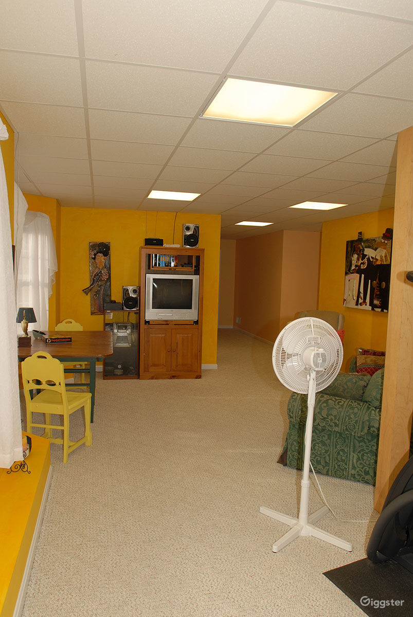 Large Colonial House For Film Shoots Rent this location on Giggster