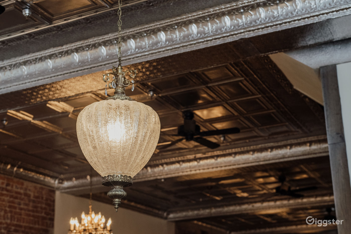 Historic, Exposed Brick, Tin ceiling, Industrial Rent this location