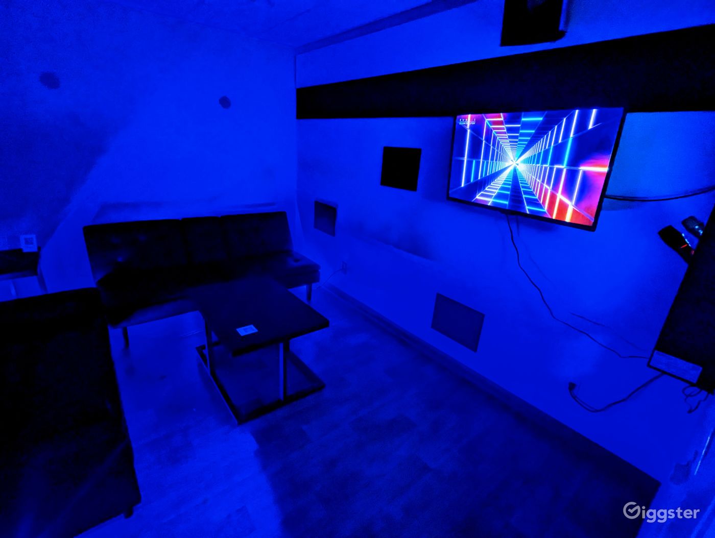 Karaoke Room B for 6 Guests Rent this location on Giggster