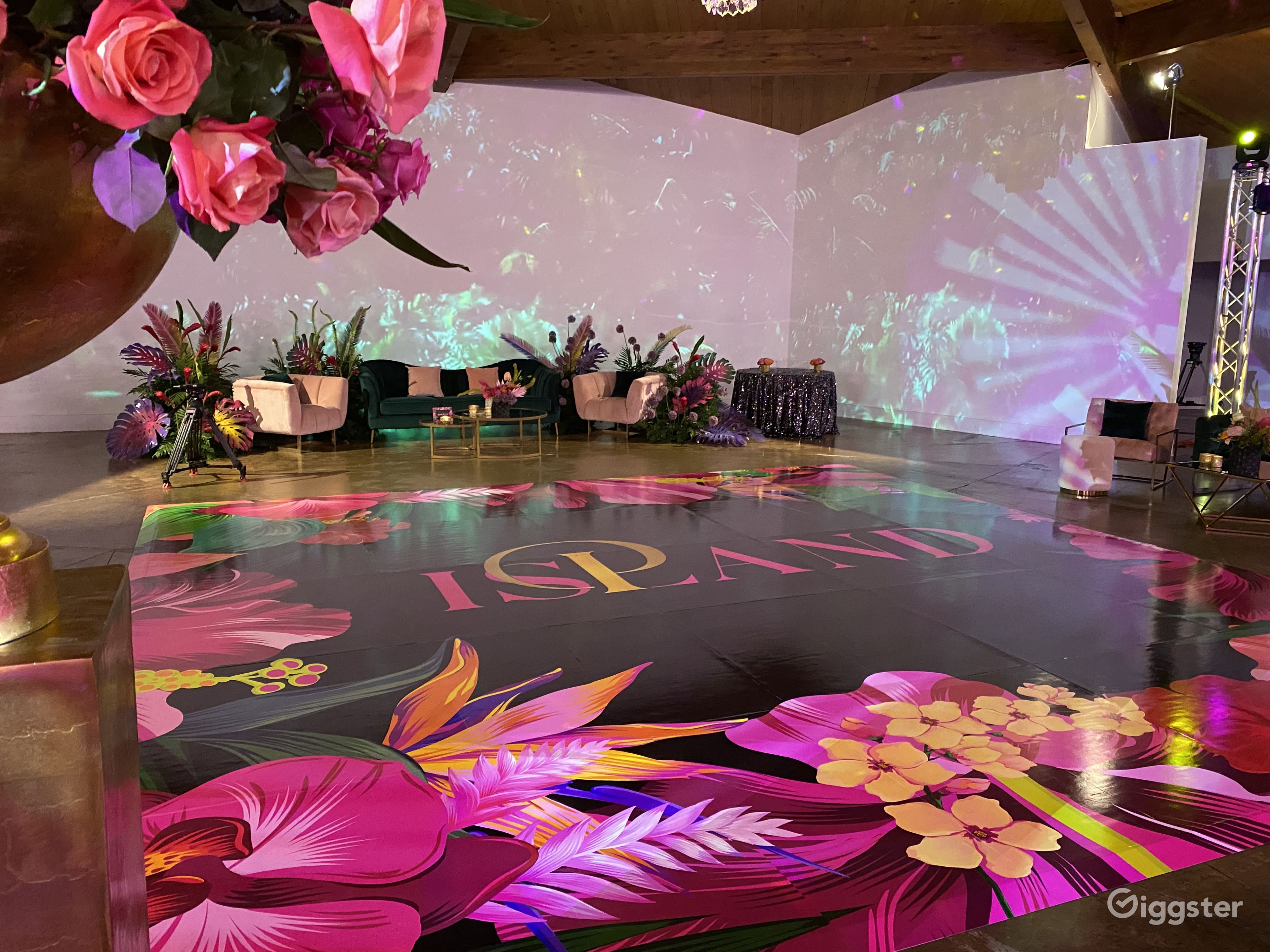 Extra Luxurious Event Space in Atlanta Rent this location on Giggster