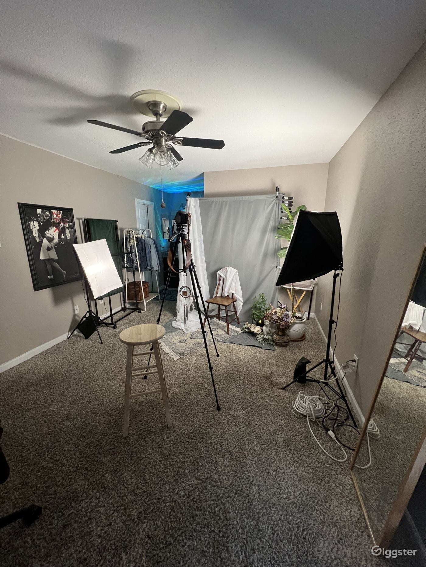 Eastside Apartment Photo Studio with Downtown View Rent this location