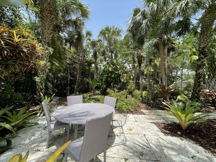 Tropical Lushly Landscaped Backyard w/Falls Miami Rent this location
