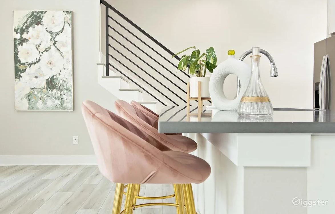 Luxury Townhome in East Downtown Houston Rent this location on Giggster