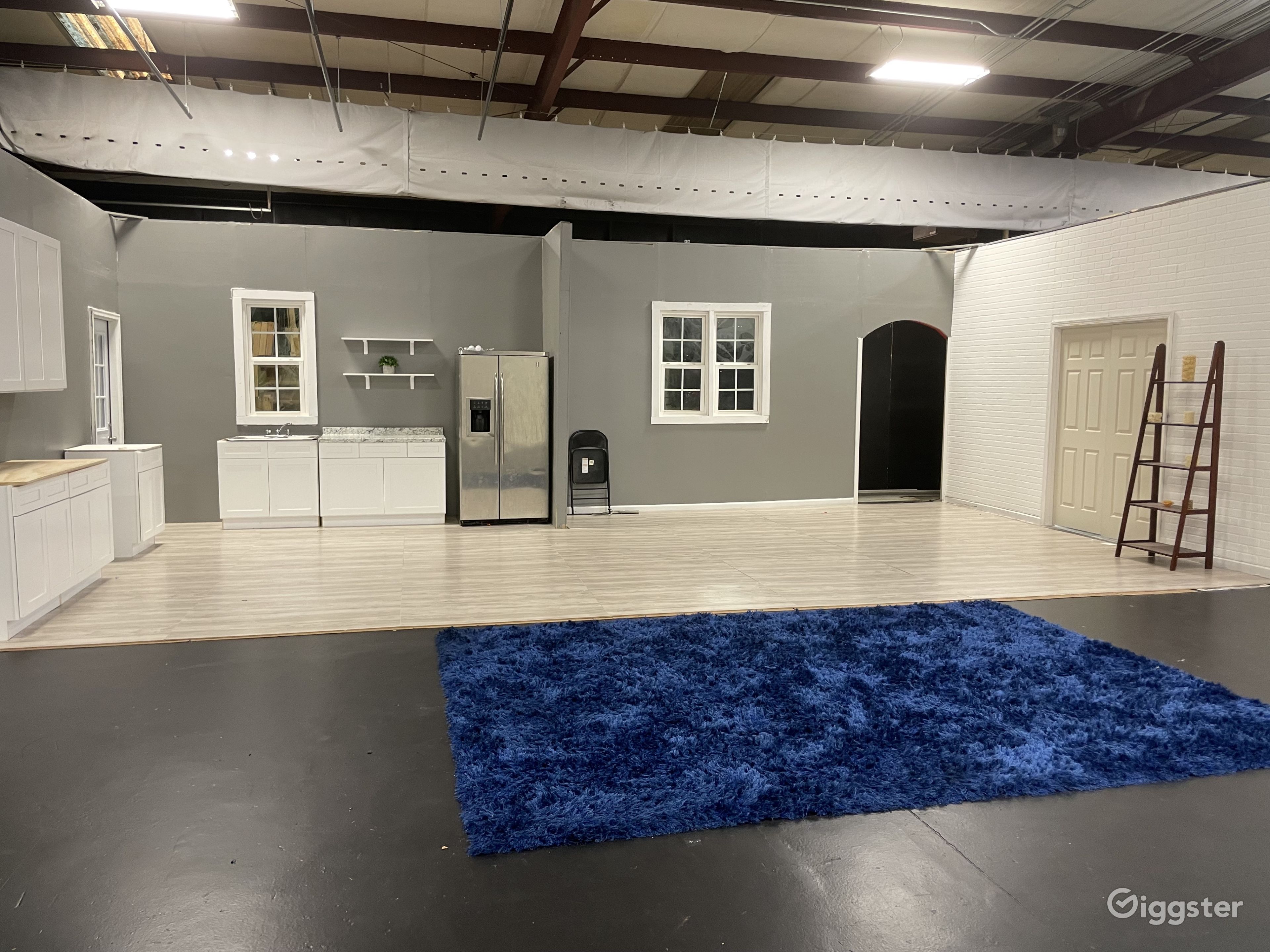 Extra Large Studio Space - 4 Sound Stages | Rent this location on Giggster
