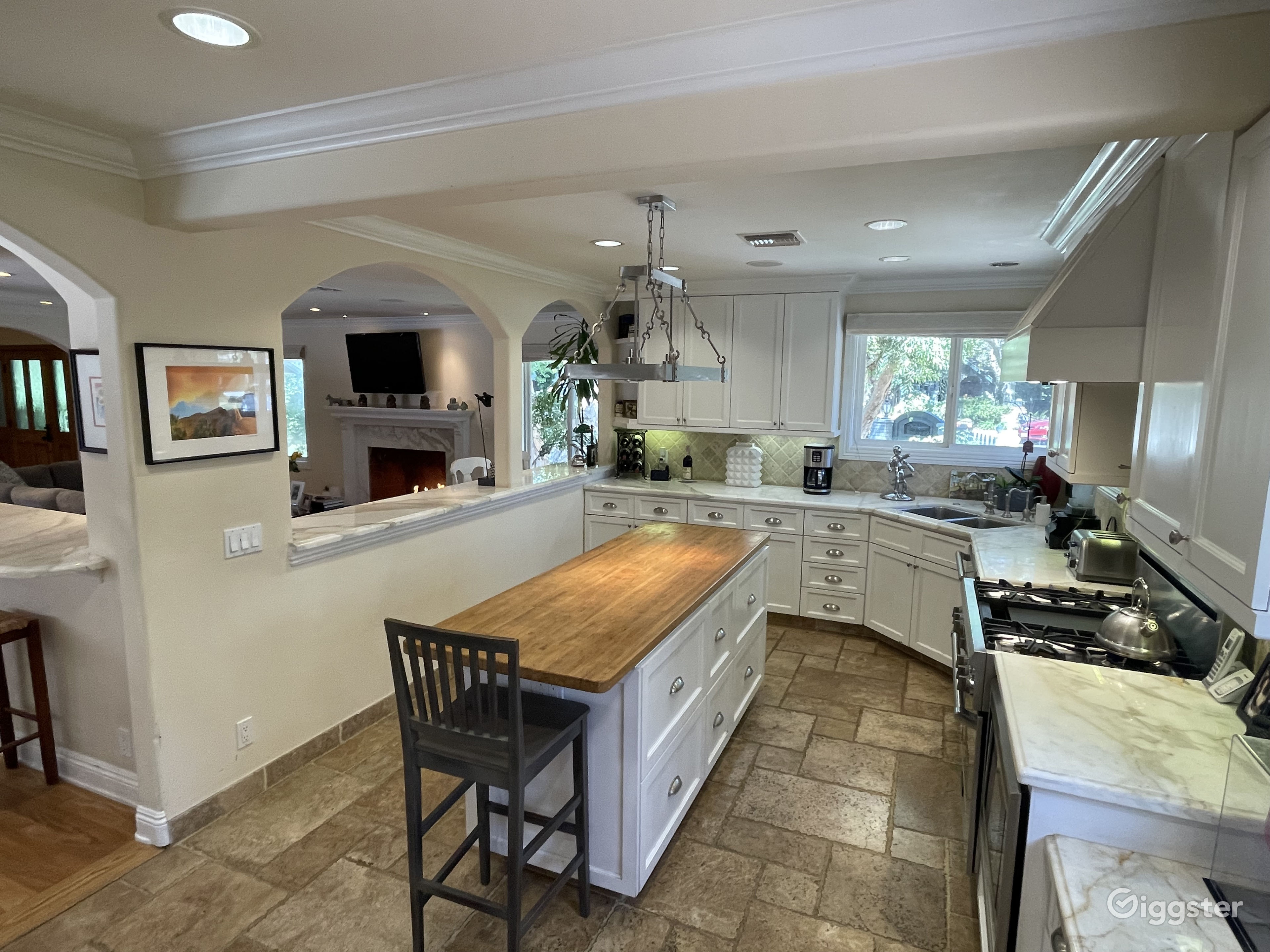 Beautiful, open, bright home in Valley Village Rent this location on