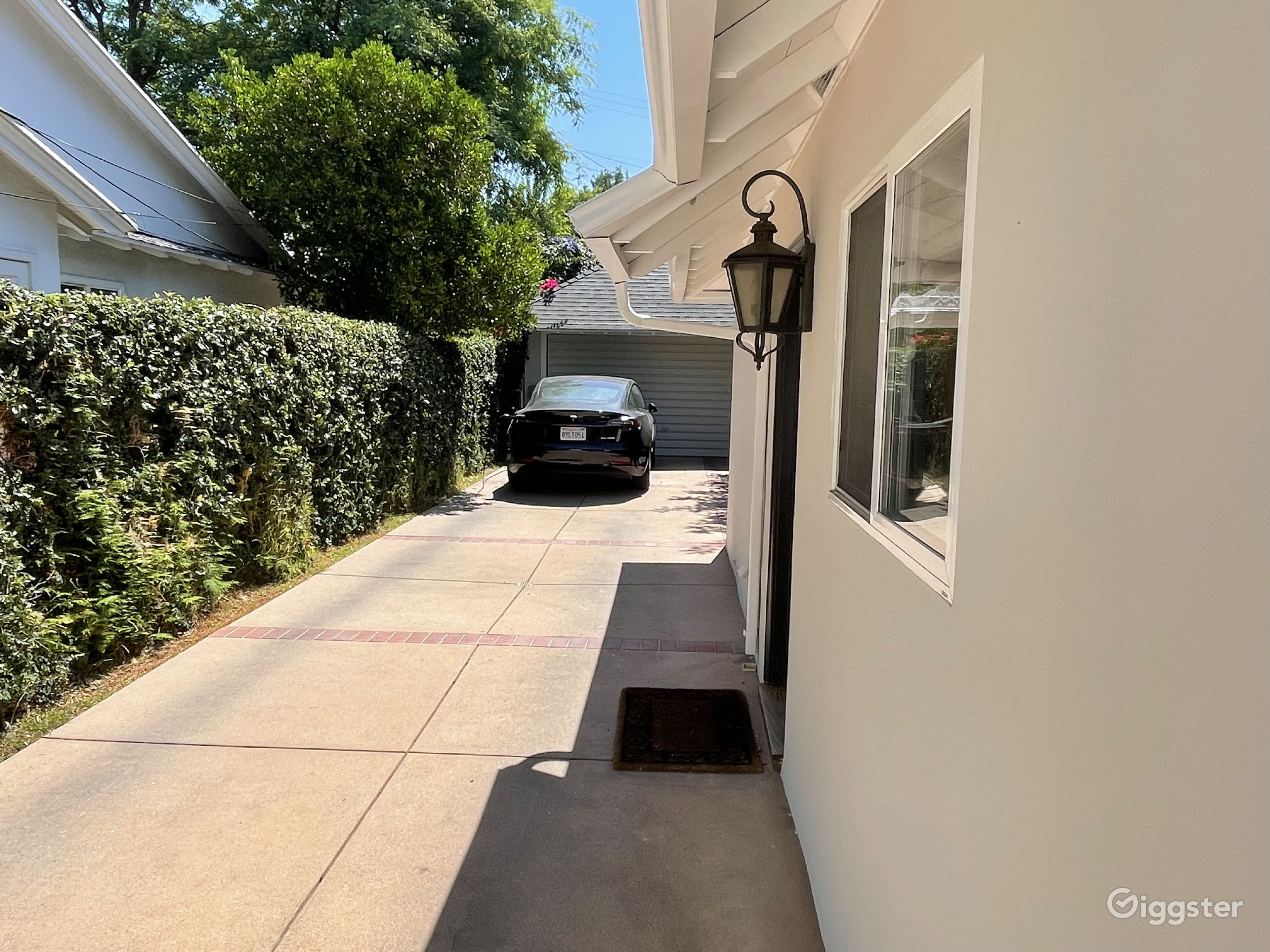 Beautiful, open, bright home in Valley Village Rent this location on