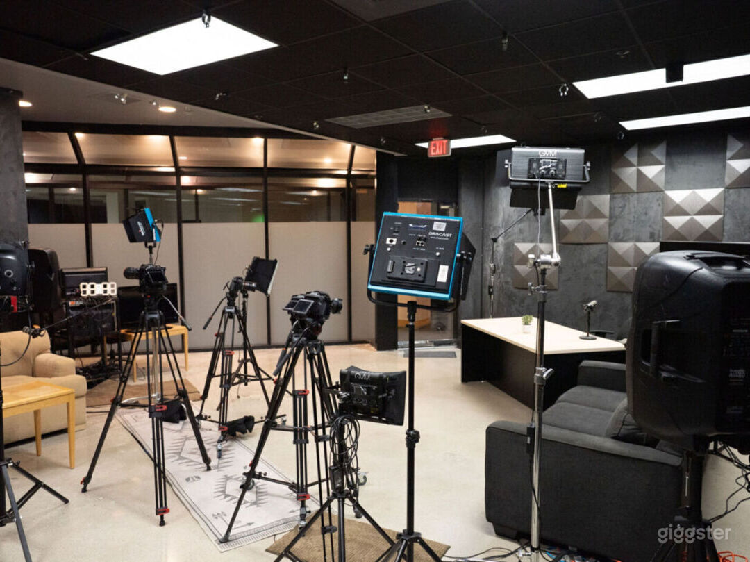Modern Content Studio | Rent this location on Giggster