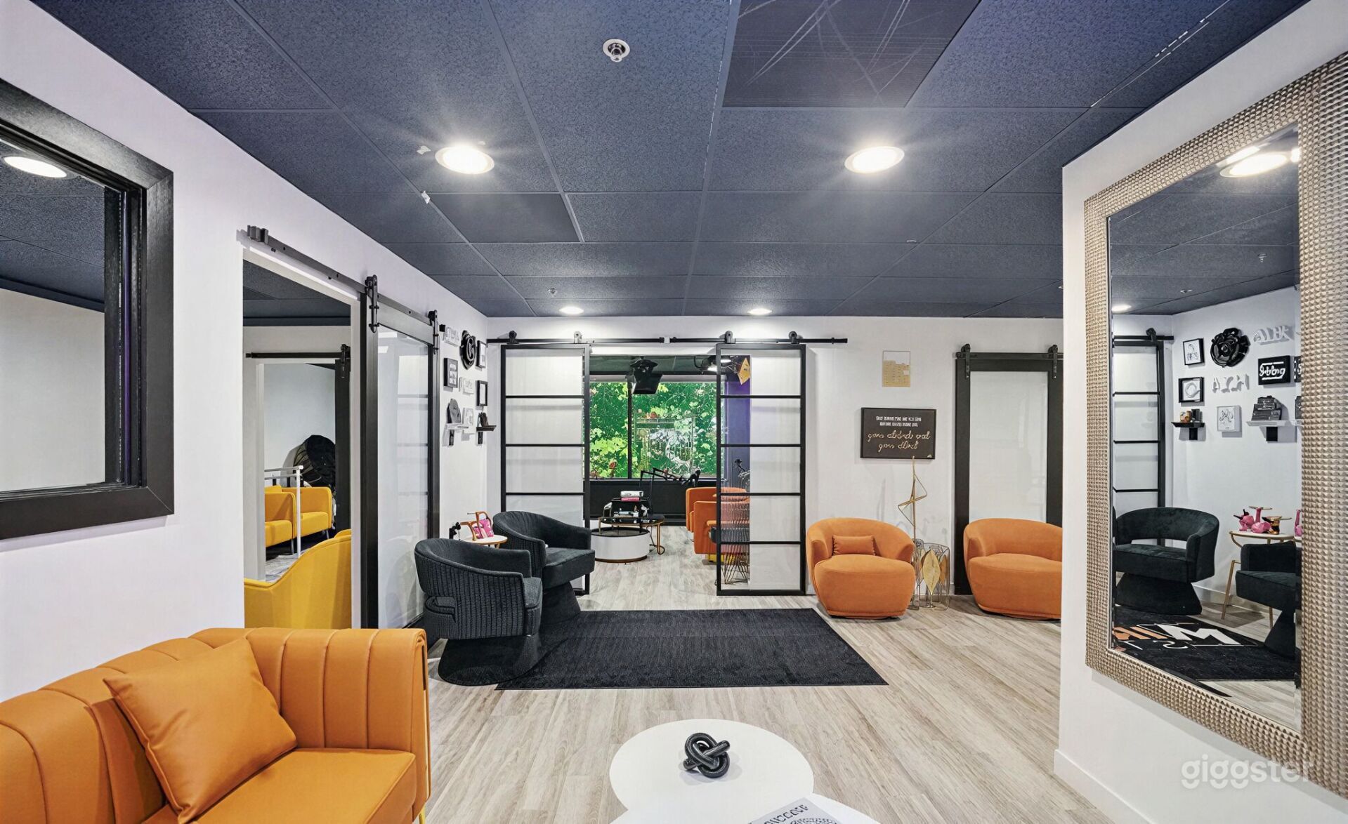 Creative Photo & Recording Studio, Annandale