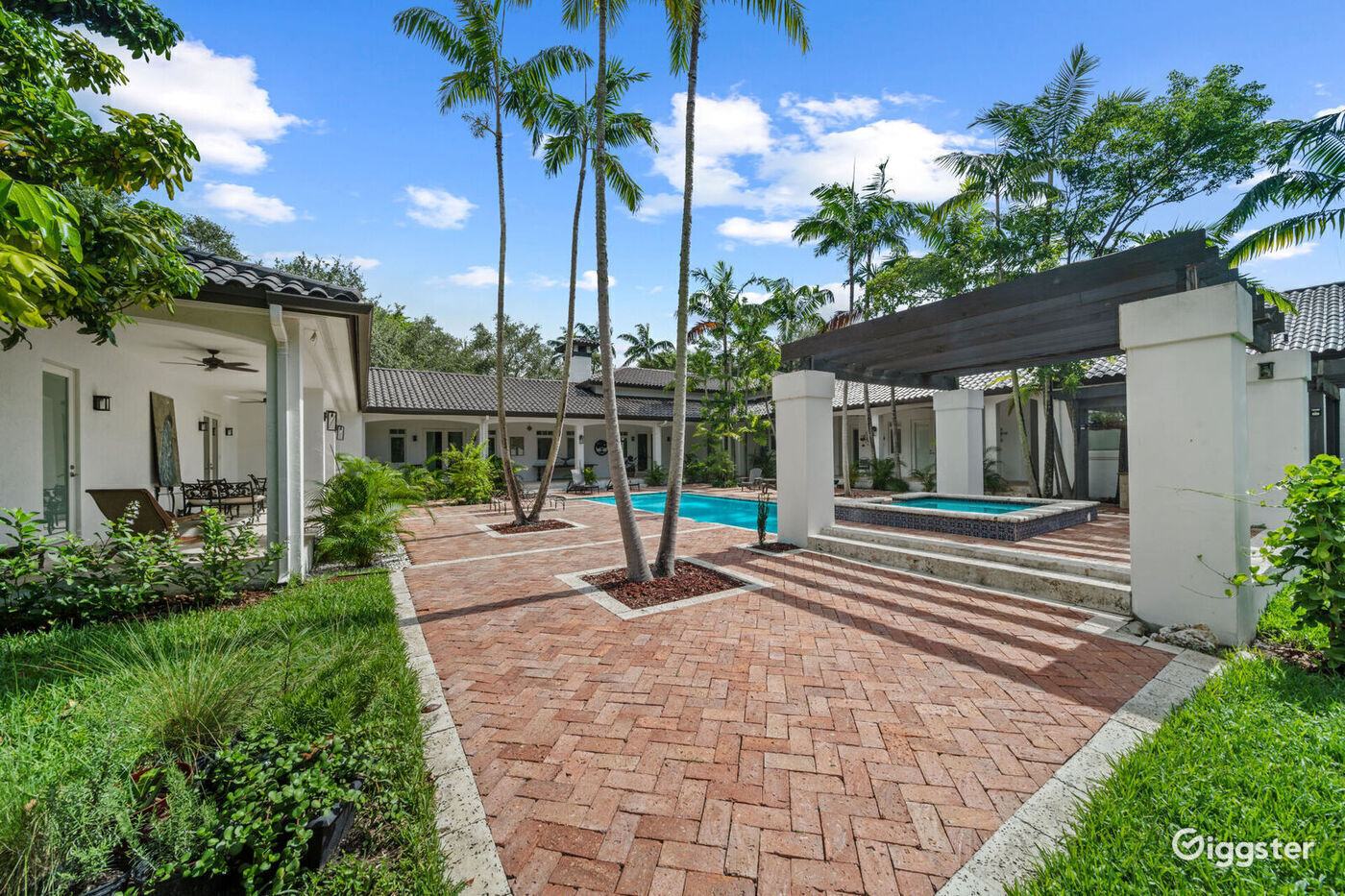 Exclusive Swimming Pool only Rental in a Luxurious House in Pinecrest
