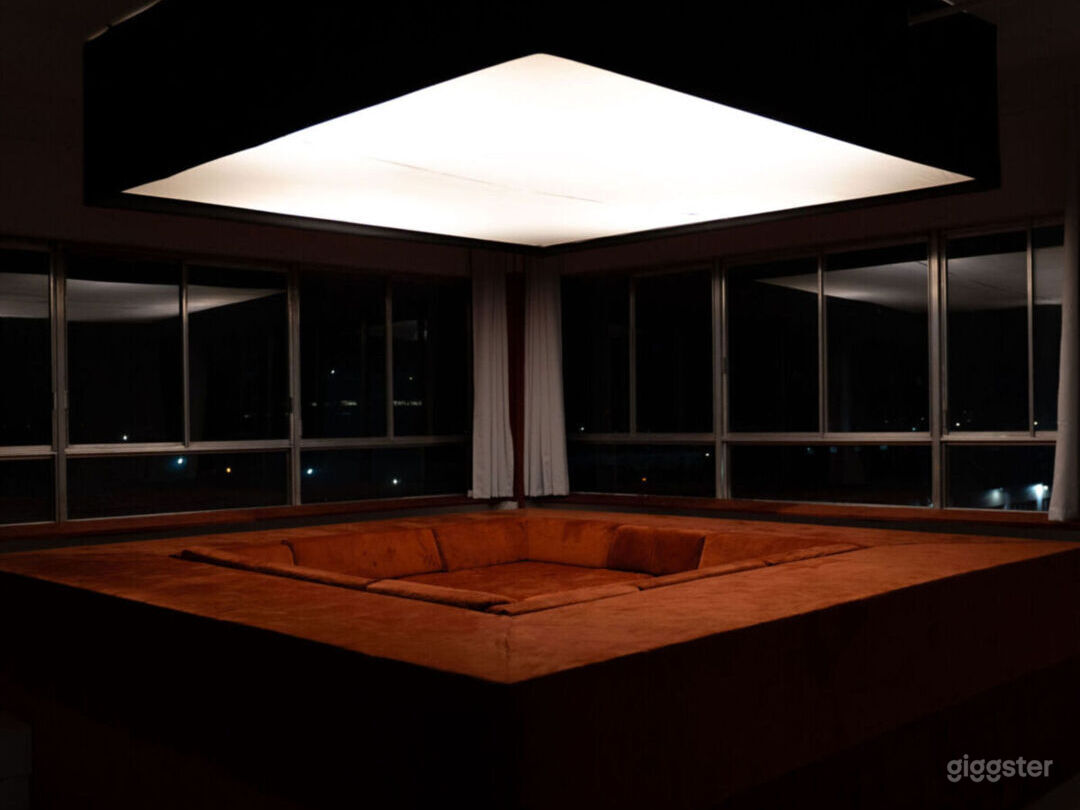 3800sqft Versatile Creative Studio in Montreal Photo 3