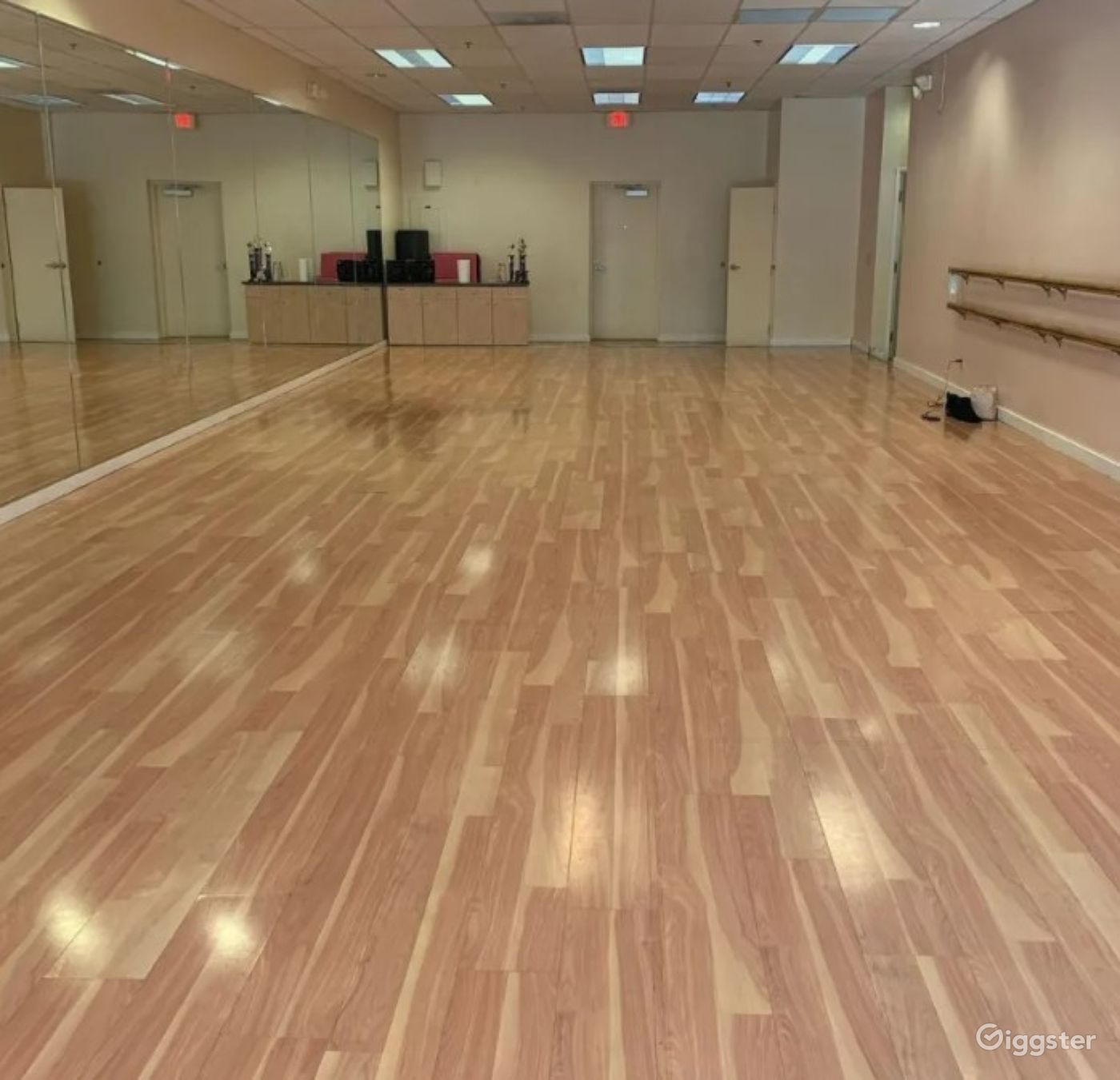 Open Floor Dance Studio With Large Mirrors Rent this location on Giggster