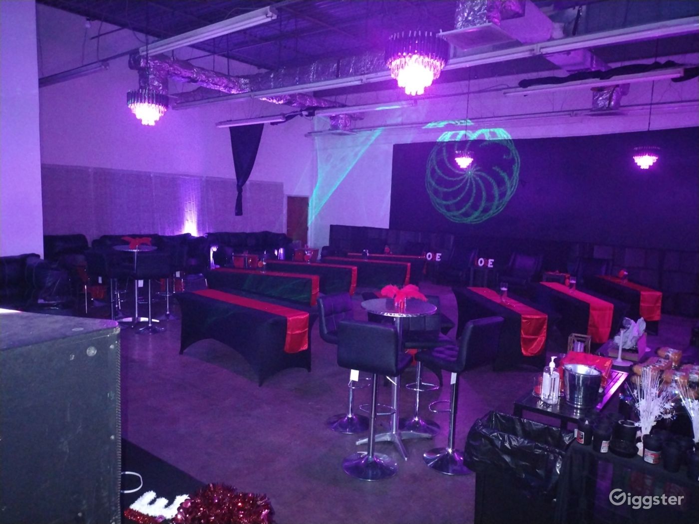 Unique 12,000 Sq Ft Space in Atlanta | Rent this location on Giggster