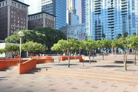 Pershing Square Photo 90