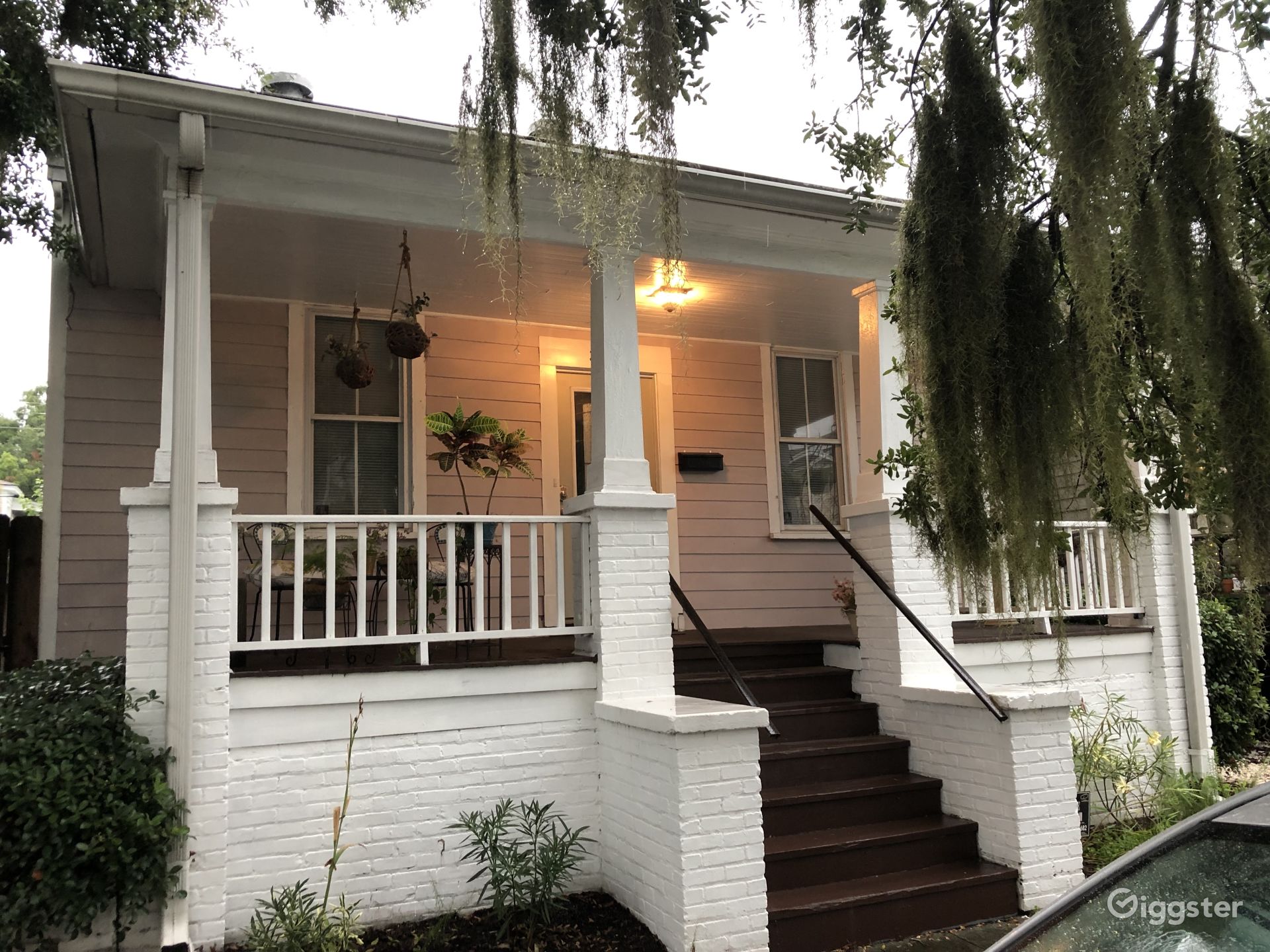 Charming Bungalow House in Rent this location on Giggster