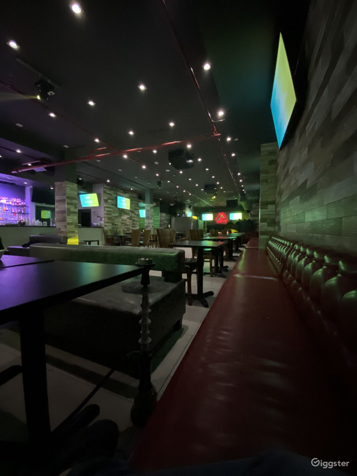 Spacious Club/Lounge Venue in Queens Rent this location on Giggster