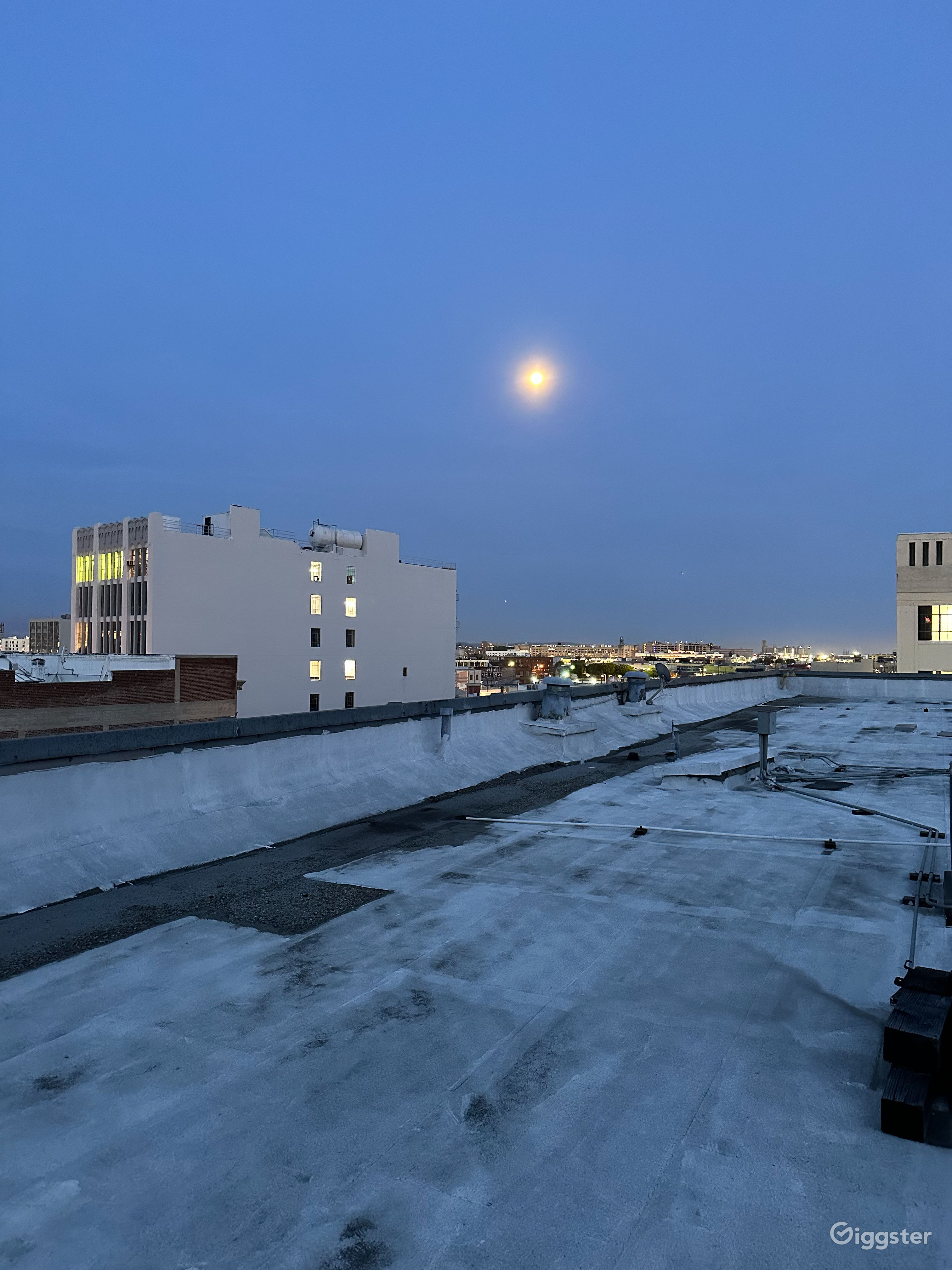 Downtown Viewpoint rooftop Rent this location on Giggster