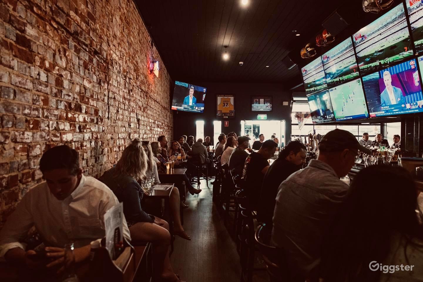 PATRIOTS SPORTS BAR Rent this location on Giggster