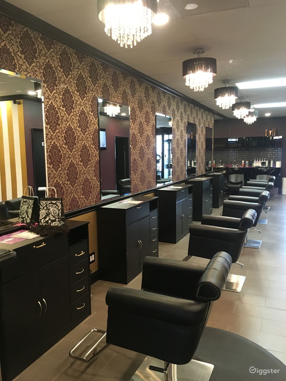 Elegant Upscale Luxurious Beauty Salon Rent this location on Giggster