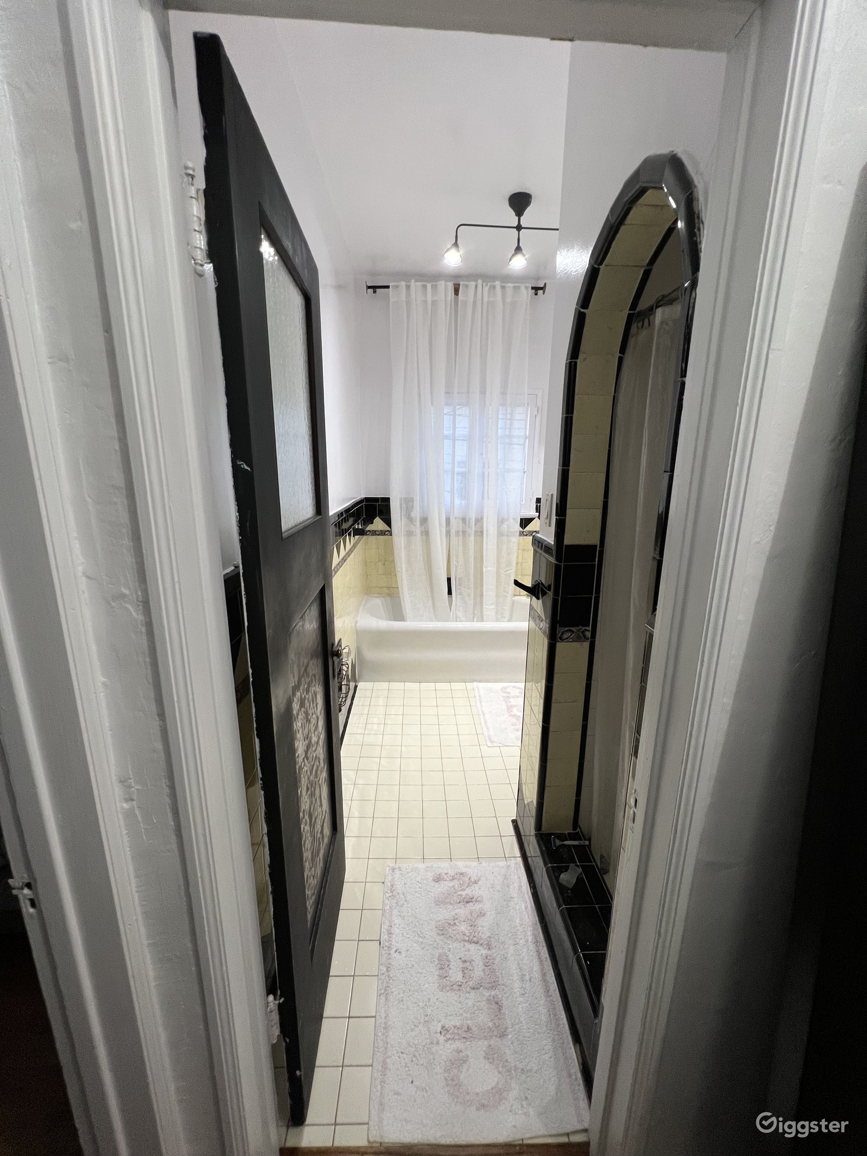 The White House In Leimert Park Rent this location on Giggster