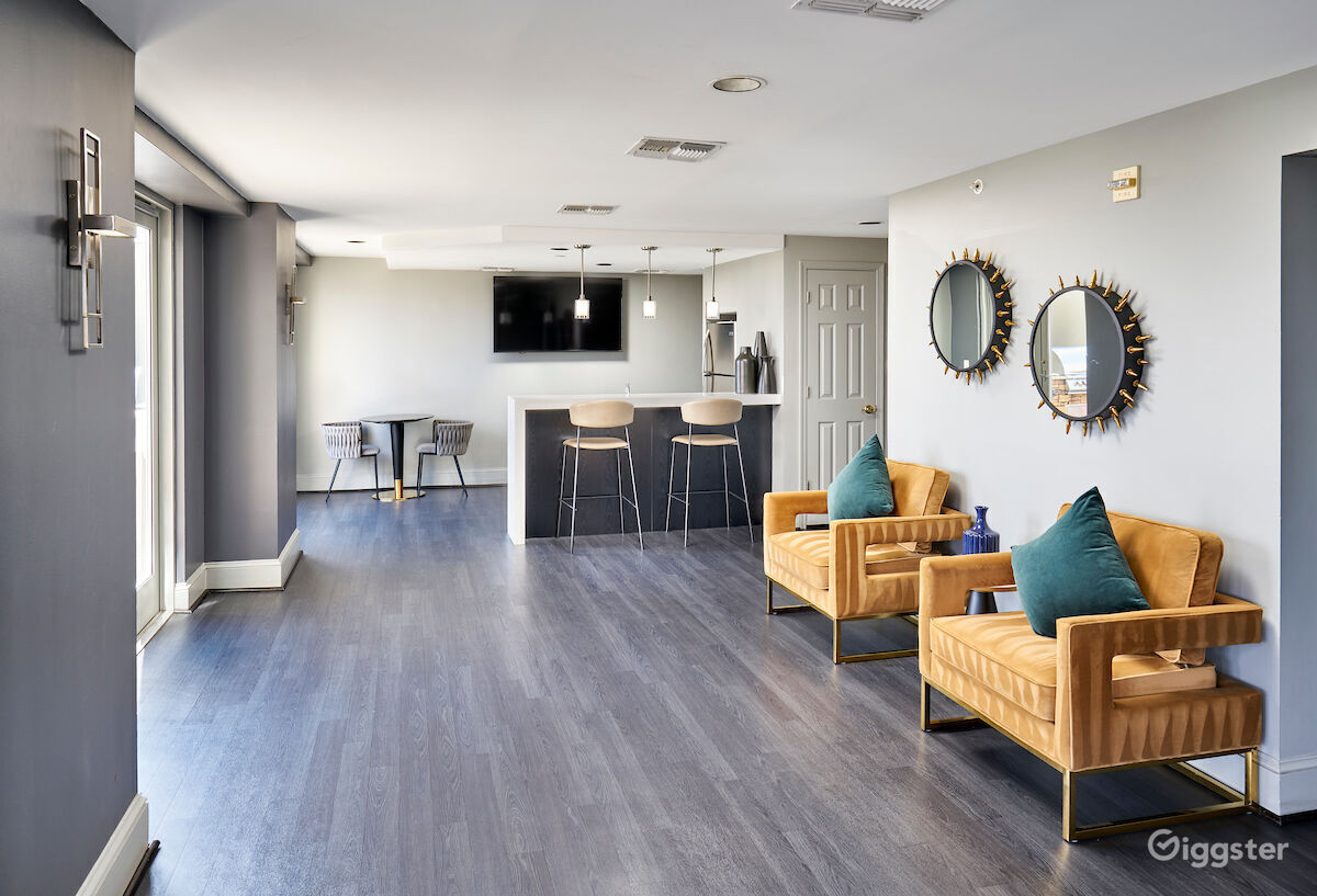 Charming, Spacious Club Room in DuPont Circle Rent this location on
