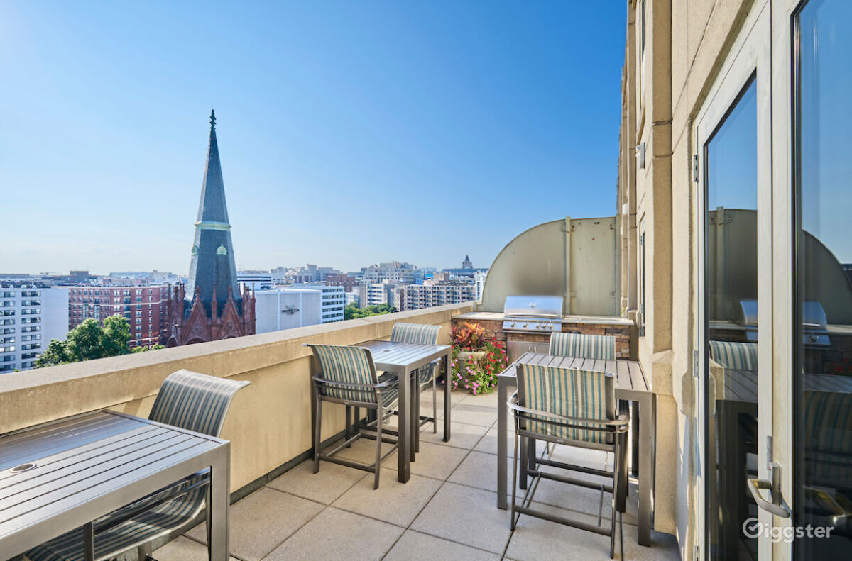Charming, Spacious Club Room in DuPont Circle Rent this location on