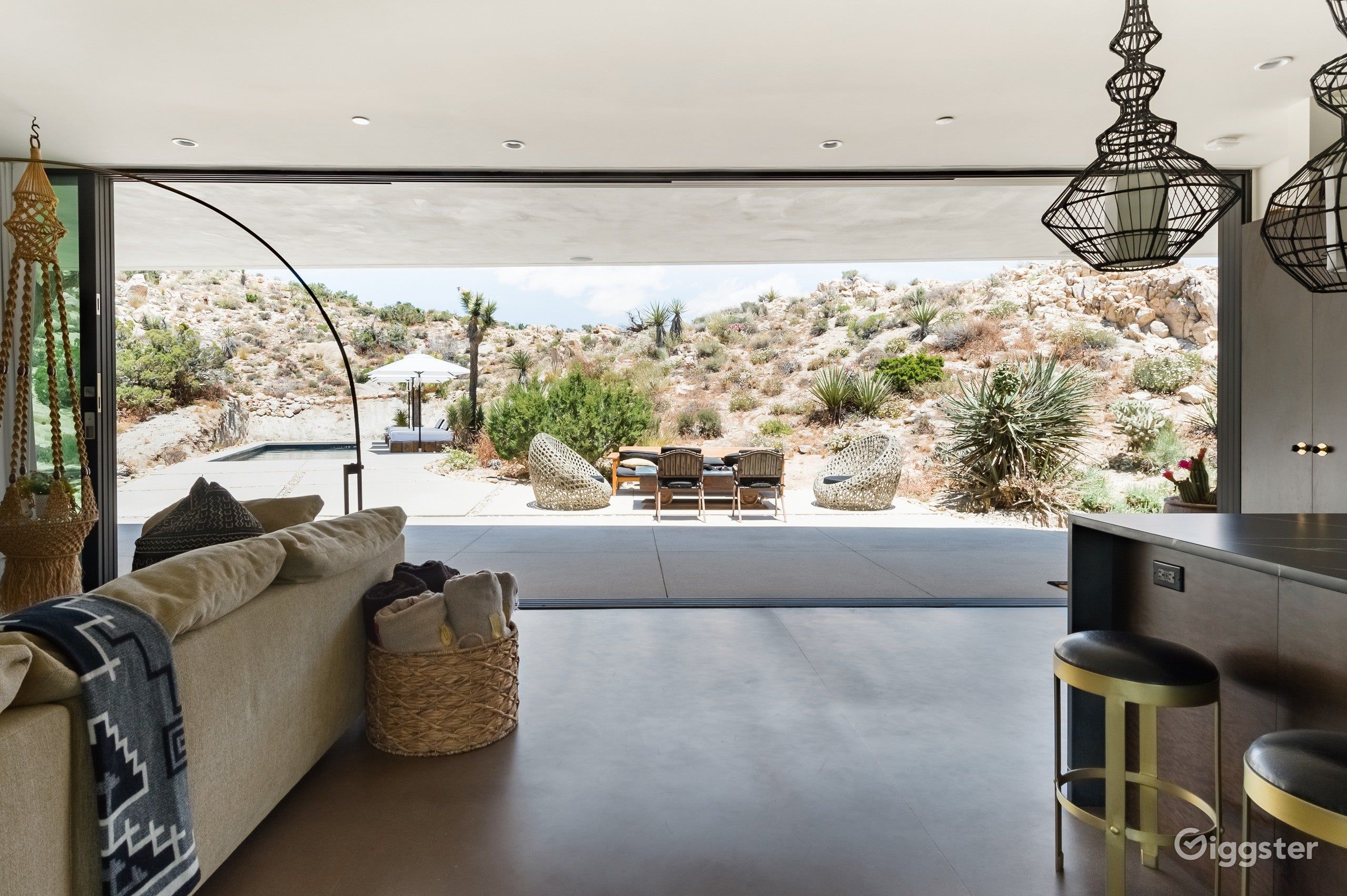 All Glass Villa in Joshua Tree Rent this location on Giggster