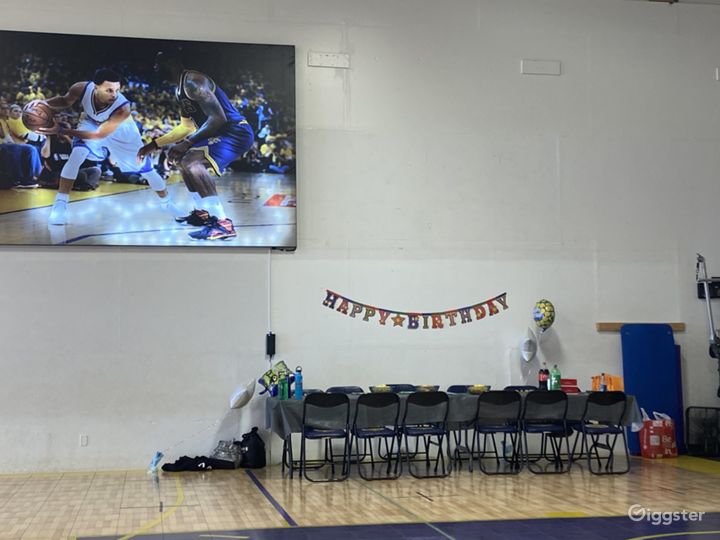 Huge Basketball Court in North Vancouver Rent this location on Giggster