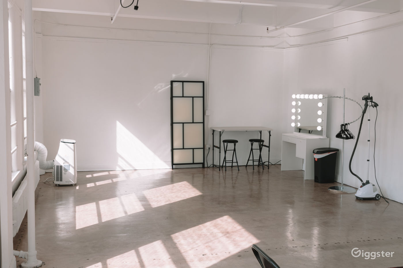DTLA Natural Lighting Photo/Film Studio Rent this location on Giggster